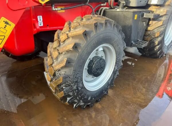 Manitou MBL-X900 Backhoe Loader - Image 7